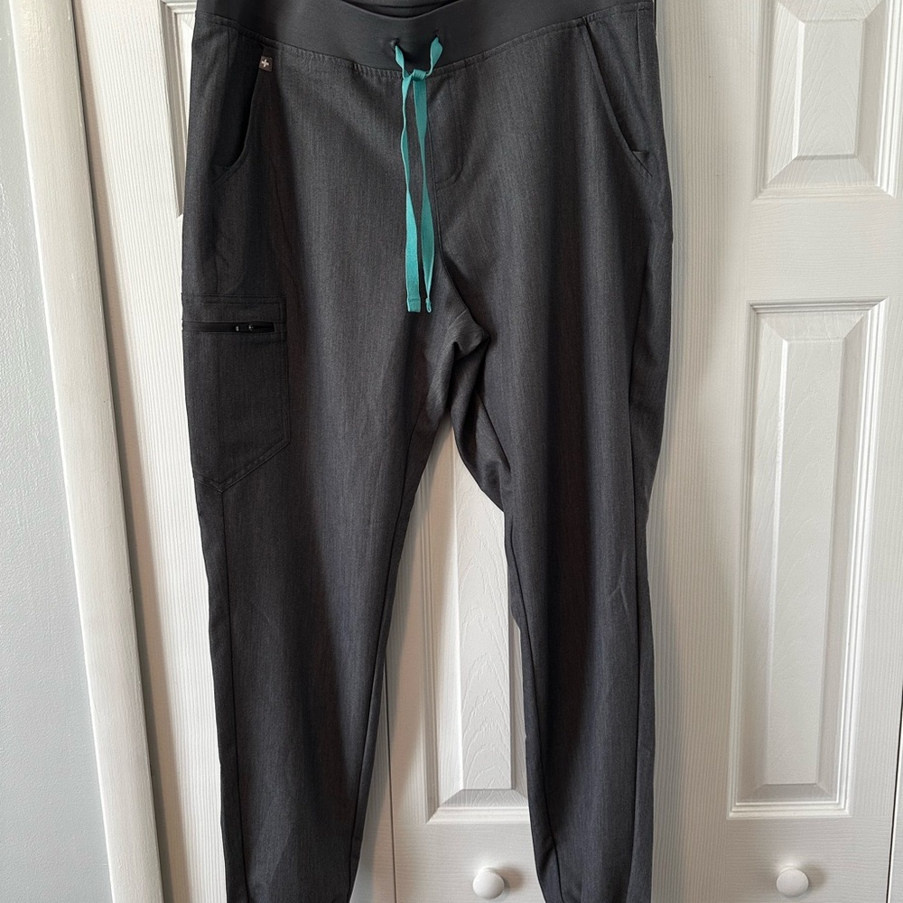 Figs Women's Gray Jogger Scrub Bottoms with Teal Drawstring